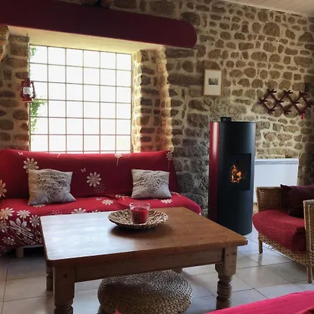 Сasa de vacaciones Proche Mont St-michel, Deux Maisons Authentiques Au Coeur De La Nature, Domaine De L'angeviniere