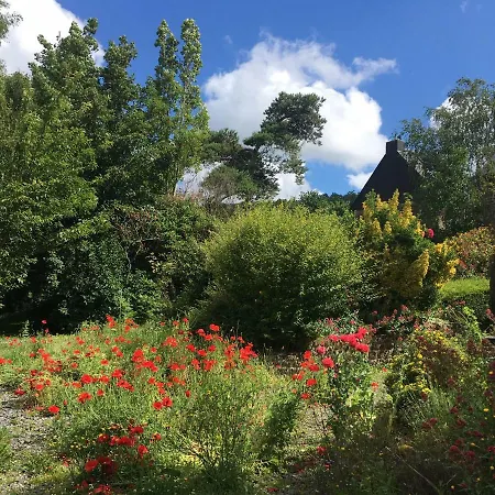Дом отдыха Proche Mont St-michel, Deux Maisons Authentiques Au Coeur De La Nature, Domaine De L'angeviniere Saint-Laurent-de-Terregatte