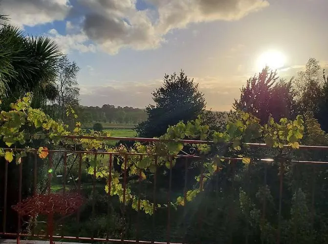 Proche Mont St-michel, Deux Maisons Authentiques Au Coeur De La Nature, Domaine De L'angeviniere بيت للعطل