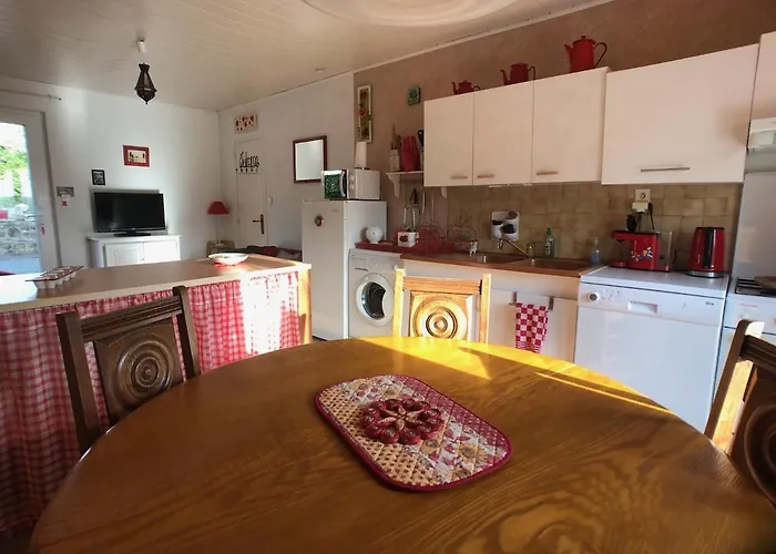 Proche Mont St-michel, Deux Maisons Authentiques Au Coeur De La Nature, Domaine De L'angeviniere