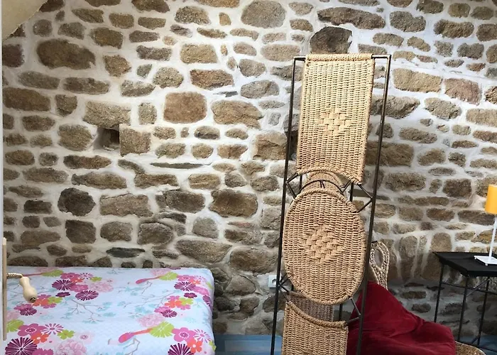 Proche Mont St-michel, Deux Maisons Authentiques Au Coeur De La Nature, Domaine De L'angeviniere