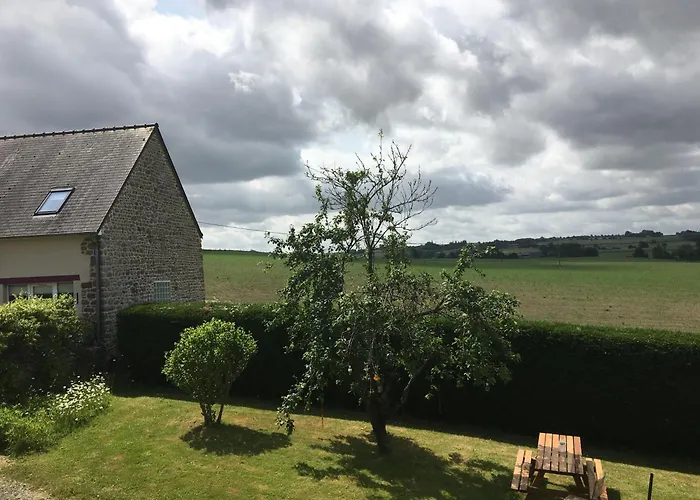 Proche Mont St-michel, Deux Maisons Authentiques Au Coeur De La Nature, Domaine De L'angeviniere بيت للعطل *